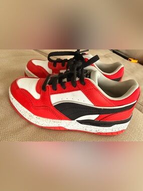 Puma Kids Red and Black Low-Top Sneakers